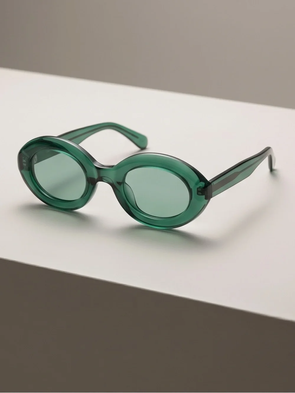Green Oval Fashion Sunglasses - Unbranded
